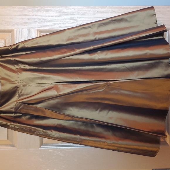 Talbots  Midi Bronze  Silk Pleated  A line Skirt sz 8 - Picture 4 of 6